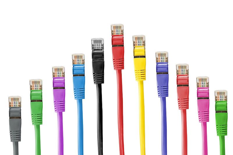 https://pixabay.com/de/netzwerkkabel-kabel-patch-494649/